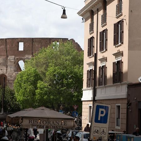 Oliviero - Colosseum View Apartment With Terrace Roma Esterno foto